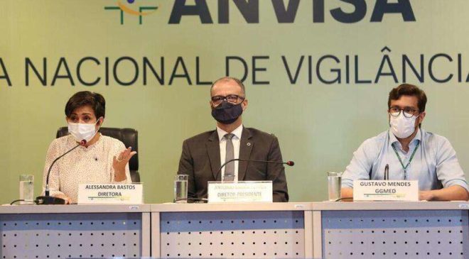 Diretores da Anvisa recebem ameaças após aprovação de uso da Coronavac em crianças