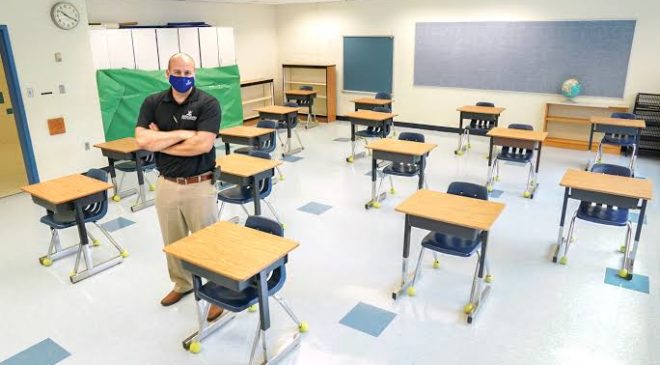Fechamento de escolas aumenta nos EUA em meio à onda da ômicron