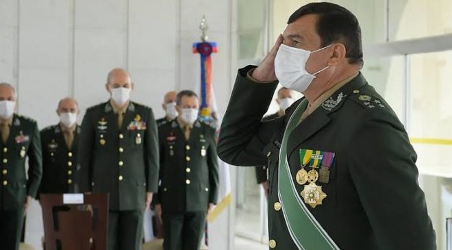 Exército exige vacina e proíbe a militares divulgação de notícias falsas
