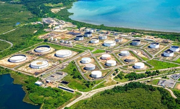 Acelen volta a aumentar preço da gasolina e do diesel