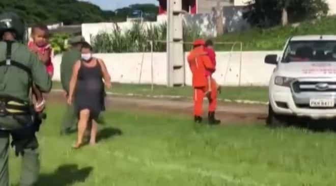 Bahia: Com contrações, mulher grávida é transportada de comunidade indígena ilhada para hospital