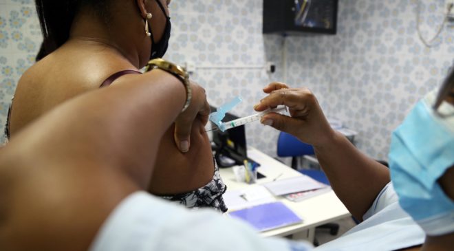 Confira os postos de vacinação contra gripe nesta quinta (3)