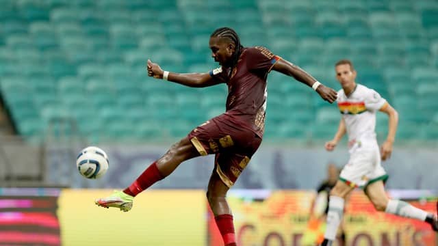 Copa do Nordeste. Bahia vence Sampaio Corrêa serando o atentado ao ônibus que estava a delegação
