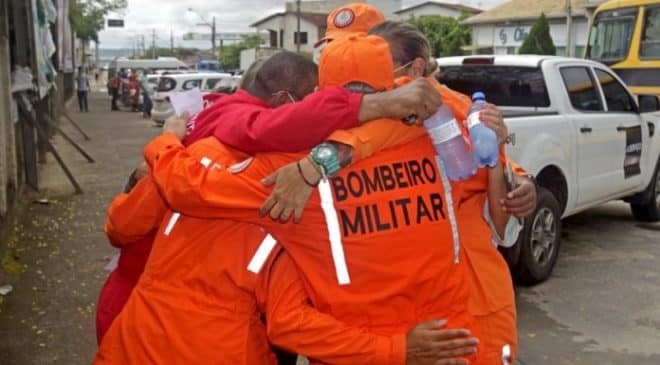 Bombeiros  da Bahia embarcam para o Rio de Janeiro e reforçarão resgate em Petrópolis-RJ