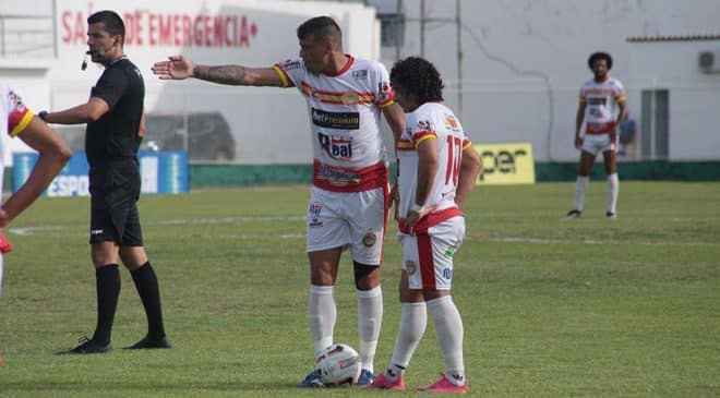 Juazeirense lutando contra o rebaixamento encara o Atlético neste domingo, no Carneirão
