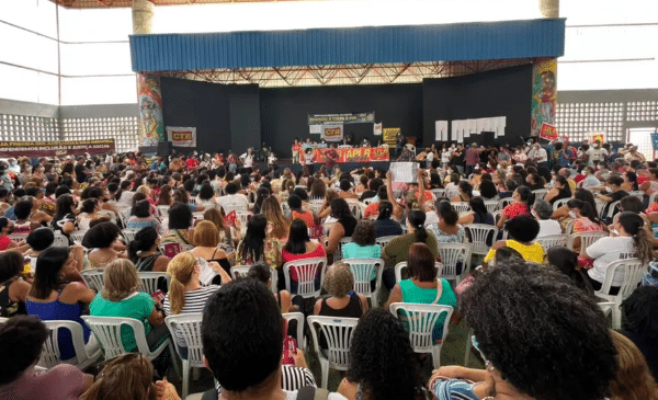 Salvador: Professores decidem encerrar greve e retornam à sala de aula nesta quarta