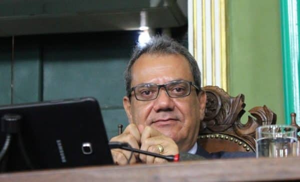 “Quero ser presidente da Câmara mais uma vez”, diz Carlos Muniz