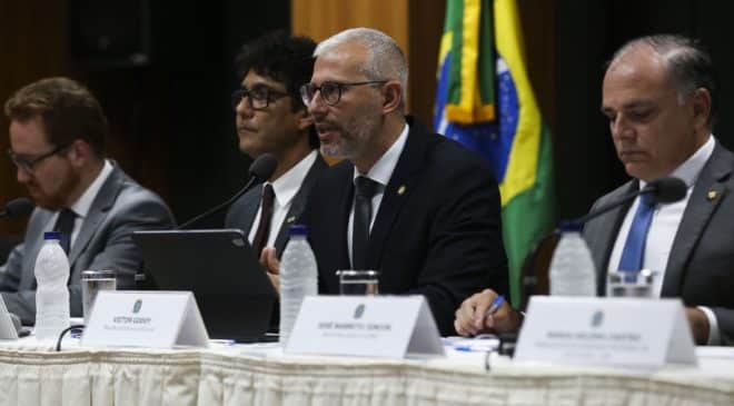 Em meio a pandemia, aprendizagem cai nas escolas do país