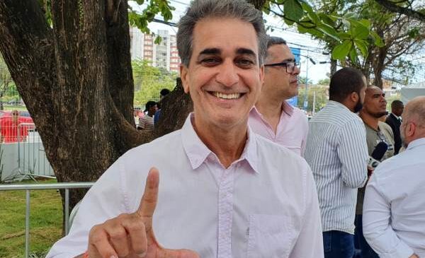 Robinson prevê vitória de Jerônimo e diz que Neto preferirá ter perdido no 1º turno