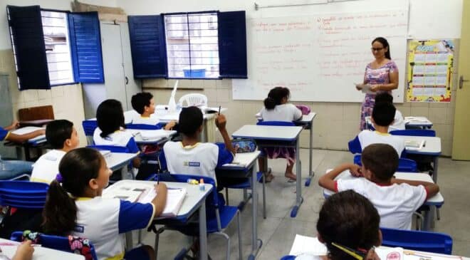 Governo libera R$ 4 bi para ampliar vagas de tempo integral em escolas