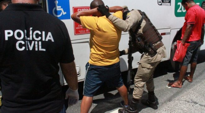Ações policiais evitam crimes em 99,79% das viagens de ônibus em Salvador