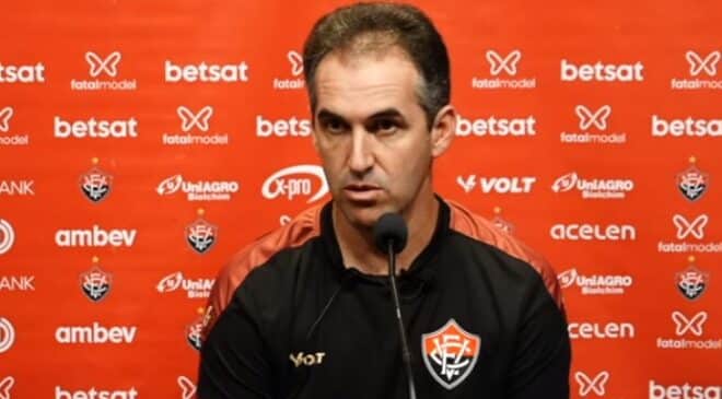 Assista a Entrevista de Léo Condé que explica os erros do Vitória diante da derrota para o Cruzeiro