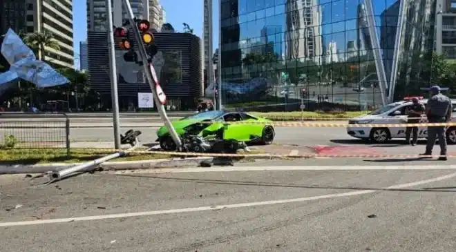 Motorista de Lamborghini persegue e atropela assaltante após roubo de Rolex em SP