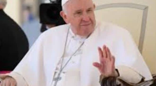 Estado de saúde do Papa Francisco é atualizado nesta manhã: ‘Permanece crítico’