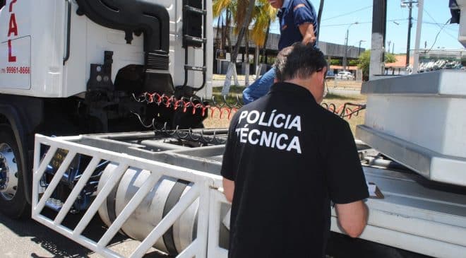 Vistoria dos trios elétricos e carros de apoio ja começou em Salvador