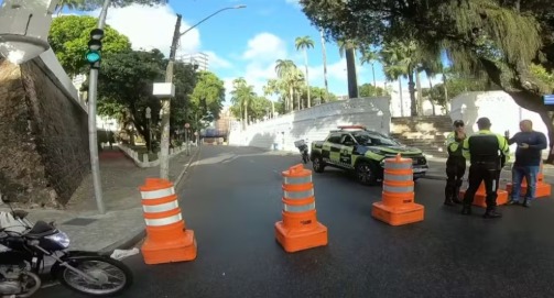 Tráfego é liberado na via de acesso à Avenida Contorno, em Salvador, após quase dois meses de interdição