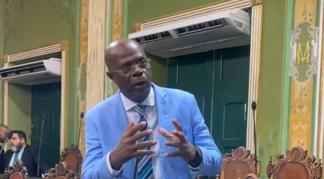 Vereador Hamilton Assis critica gestão municipal e cobra mais representatividade para o PSOL na Câmara