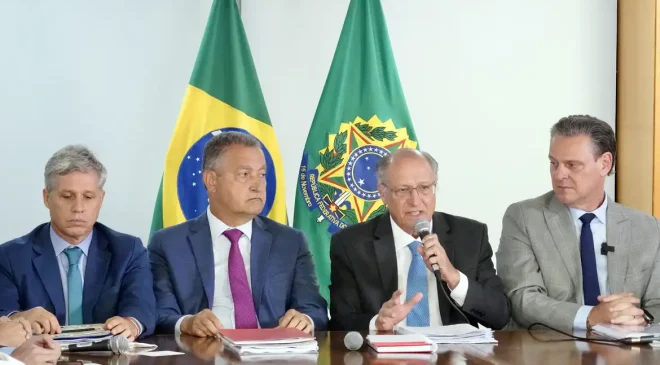 Governo zera tarifa de importação de 9 alimentos para reduzir preços