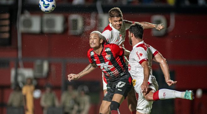 Vitória perde para o Naútico e é eliminado da Copa do Brasil