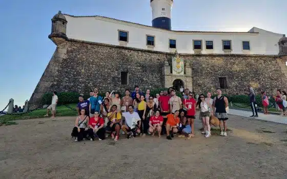 Jornalistas e estudantes estrangeiros conhecem cultura, história e gastronomia de Salvador