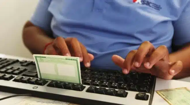Milhares de documentos estão esquecidos nos postos do SAC