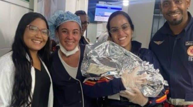 Profissionais de UPA em Salvador se emcocionam com parto inesperado