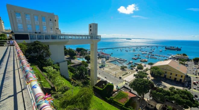 Elevador Lacerda após ser restaurado e modernizado completa um mês de funcionamento