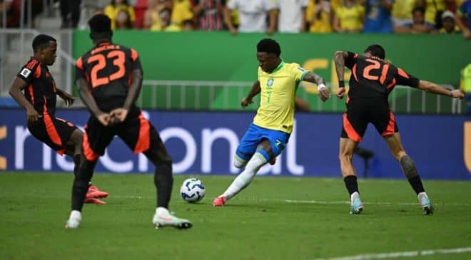 Eliminatórias: Vini Júnior marca nos acréscimos e Brasil derrota Colômbia
