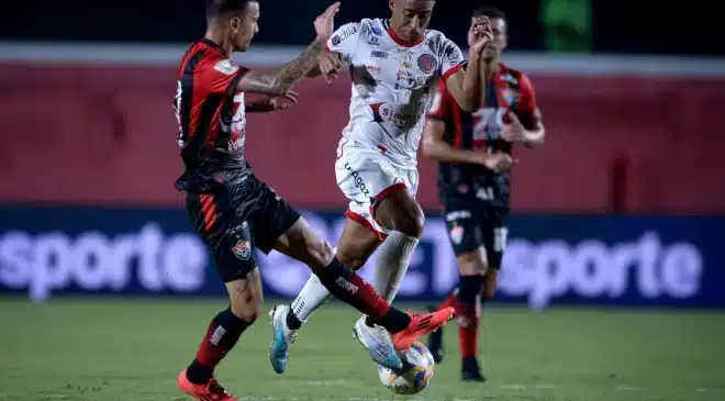 Vitória volta a vencer Atlético e está na final do Baianão