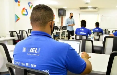 IEL Bahia oferece 588 vagas de estágio em diversas cidades com bolsas de até R$ 1.600