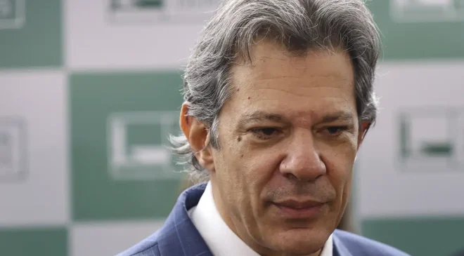 Inflação em 2025 deverá diminuir por causa de supersafra, segundo Haddad