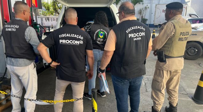 Operação Combustível Legal flagra posto em Salvador comercializando lubrificante com prazo de validade vencido