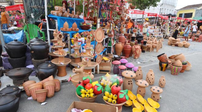 Governdor visita tradicional Feira de Caxixis
