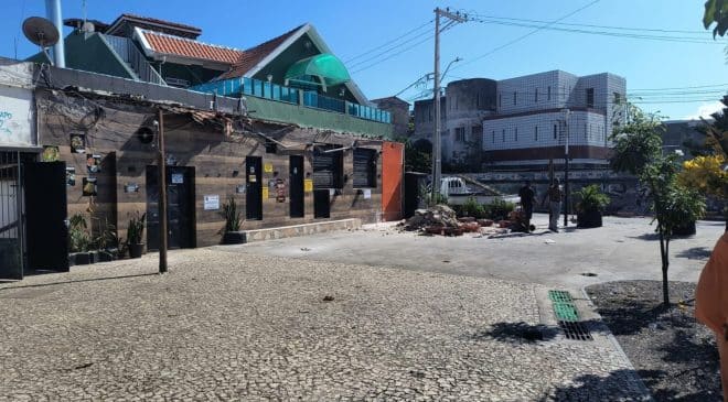 Prefeitura remove estruturas irregulares instaladas no bairro de Boa Viagem