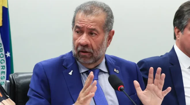 Lupi diz que sempre foi contra descontos em benefícios