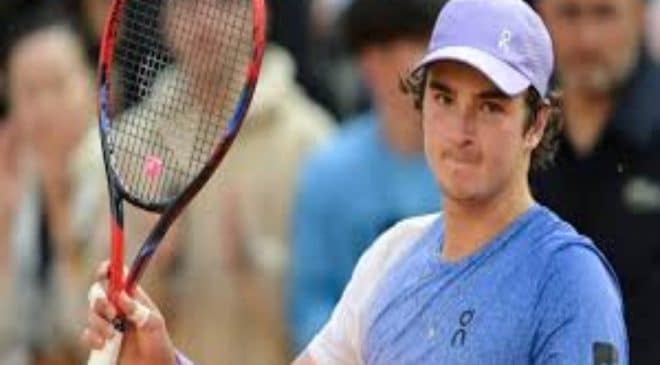 Tenista João Fonseca vence francês e avança em Roland Garros