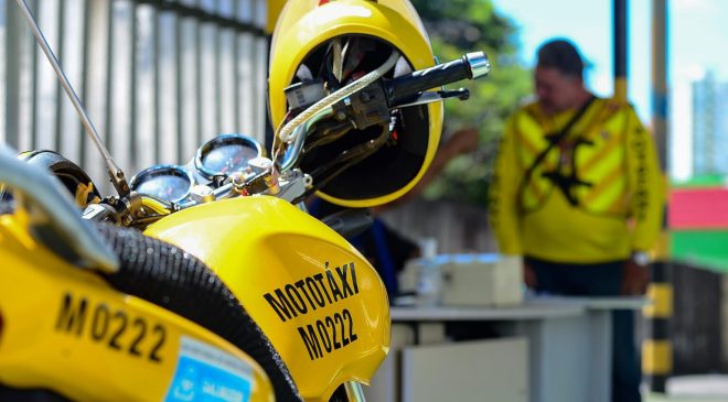 Mototaxistas devem atualizar dados cadastrais