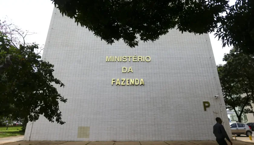 Governo publica conjunto de medidas alternativas ao IOF