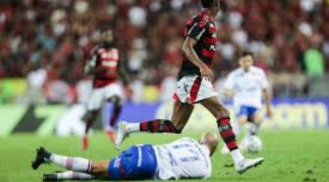 Flamengo goleia o Fortaleza e tira o Vitória da zona
