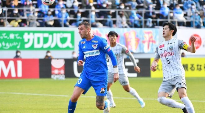 Vitória  contrata centroavante uruguaio Renzo López