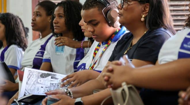 Estudantes da rede municipal visitam Flipelô participam de Oficina de Quadrinhos na Casa do Benin