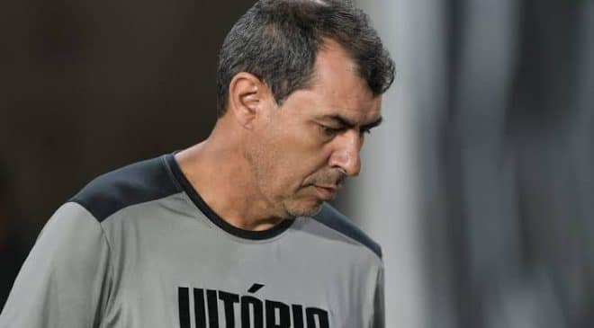 Carille demitido pelo Vitória após goleada, pediu desculpas e desse que foi a ‘Pior derrota da vida