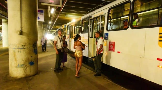Semob transfere temporariamente 10 linhas de ônibus do subsolo para o térreo da Estação da Lapa