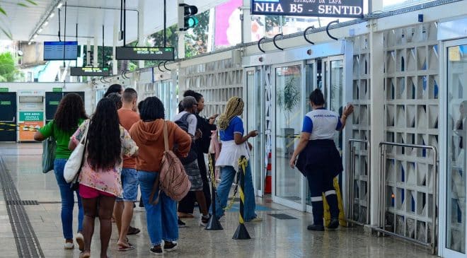 Salvador bate recorde e registra 2 milhões de passageiros transportados num único mês no BRT