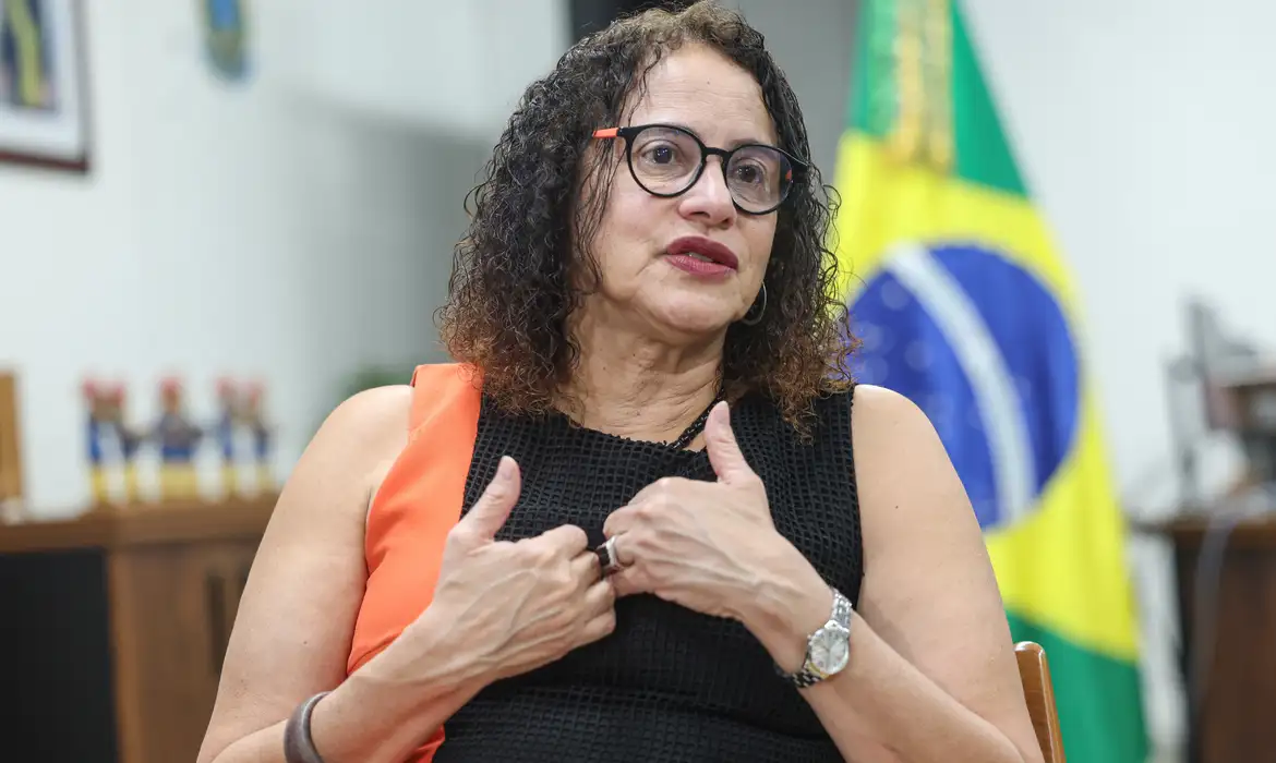 Para minustra da Saúde Vacina brasileira de covid fortalece ciência