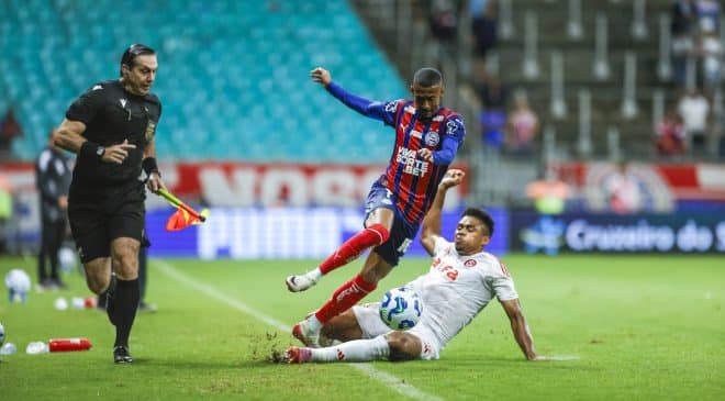 Bahia vence e convence o Inernacional em noite de muita chuva na Fonte Nova