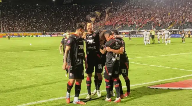 Vitória vence Ceará no Barradão e continua na luta pela briga para deixar Z4