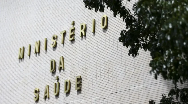 O Brasil já tem 14 casos confirmados de ingestão de metanol