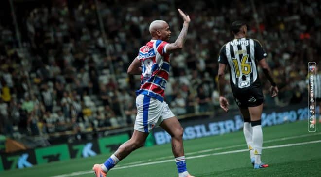 Com 3 gols de Deyverson, Fortaleza empata heroicamente com Atlético/MG e reduz distância para sair do Z4