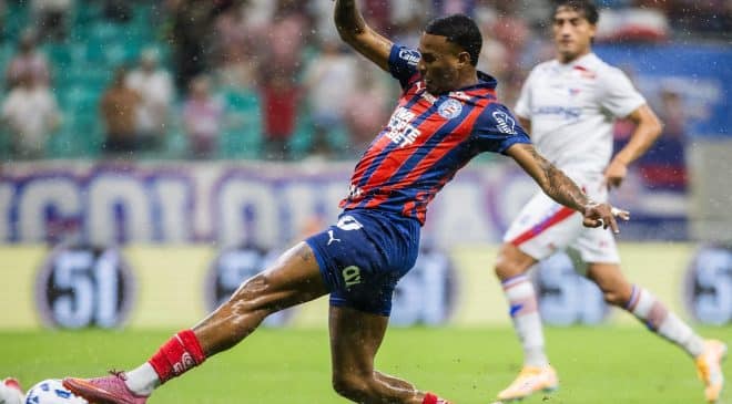 Bahia tentou reagir, mas Fortaleza segura vitória em jogo de noite de chuva na Arena Fonte Nova